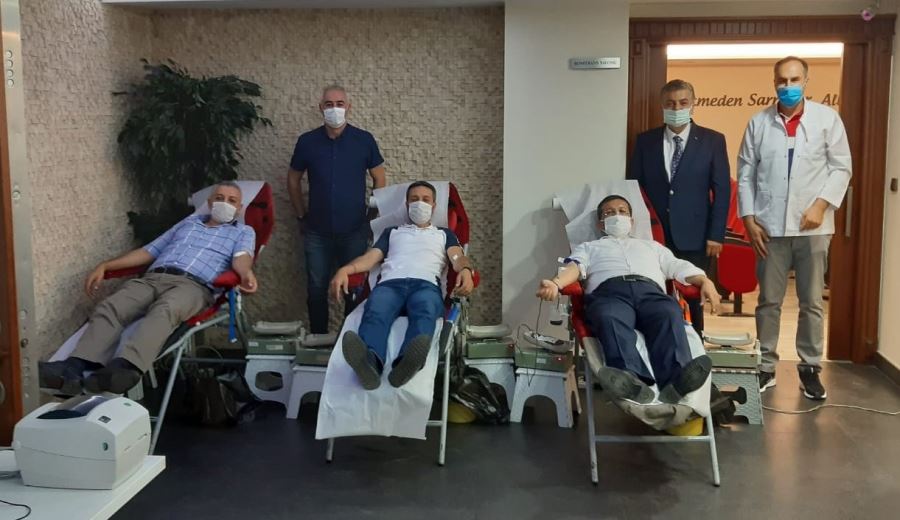SARRAF VE KUYUMCULAR DERNEĞİ KAN BAĞIŞINDA BULUNDU