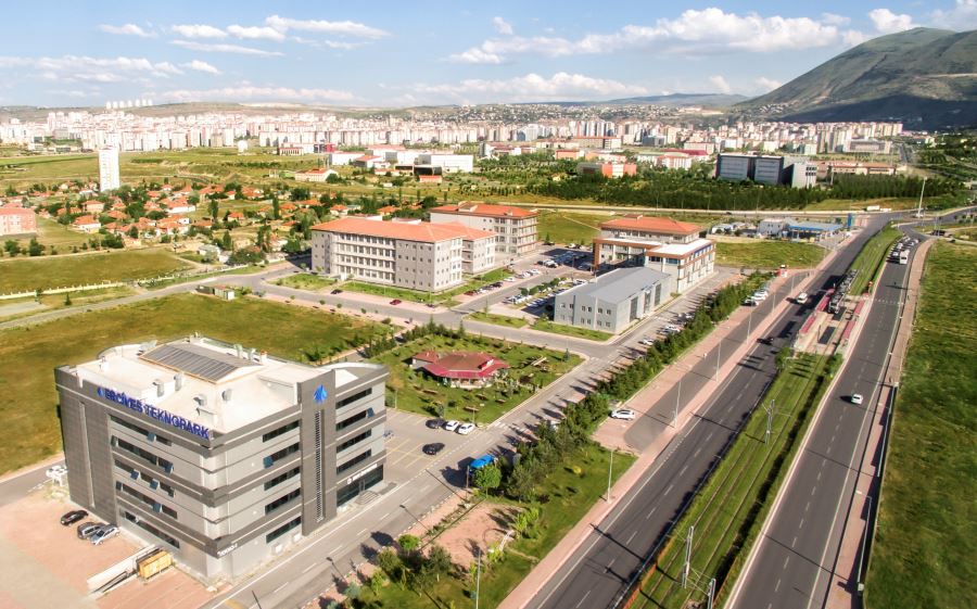 TÜRKİYE'DE İLK KEZ KLİNİLLÇALIŞMASI YAPILDI
