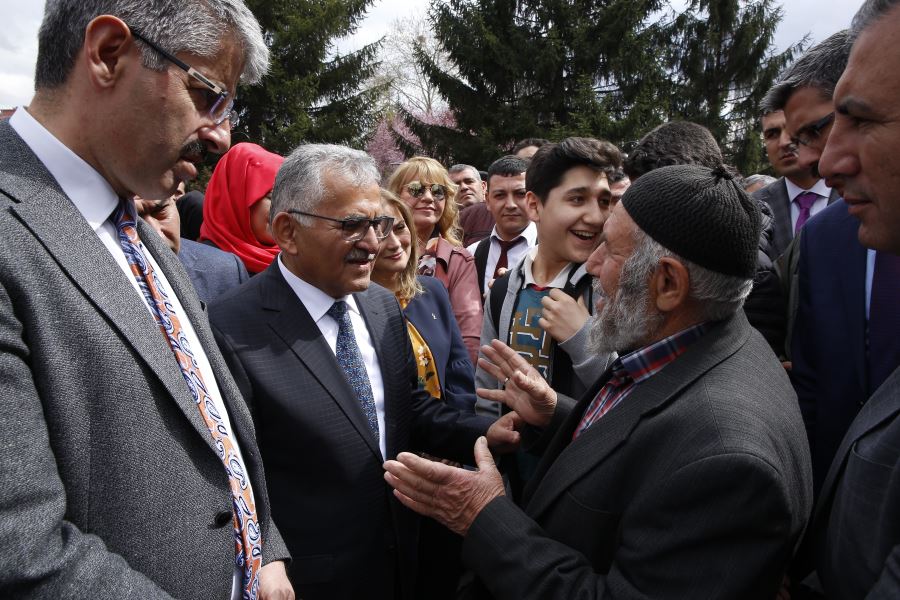 BÜYÜKŞEHİR’İN HİZMETLERİ ‘TEŞEKKÜR’ İLE TAÇLANDI