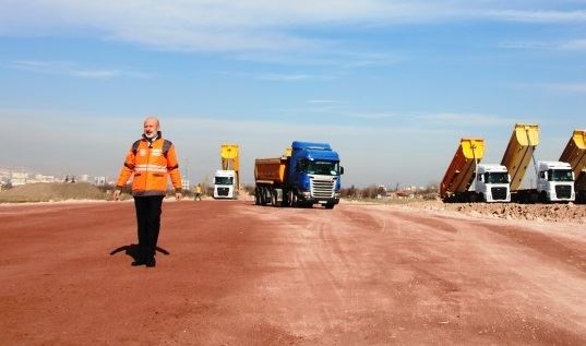 YENİ YOLLAR, YENİ CAZİBE