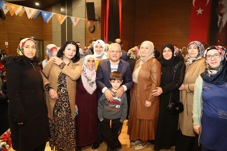 BÜYÜKKILIÇ, “SİYASET AKADEMİSİ KADIN” PROGRAMINA KATILDI