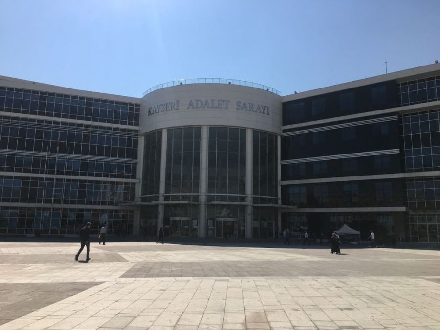 5 SANIĞIN YARGILANMASI BAŞLADI