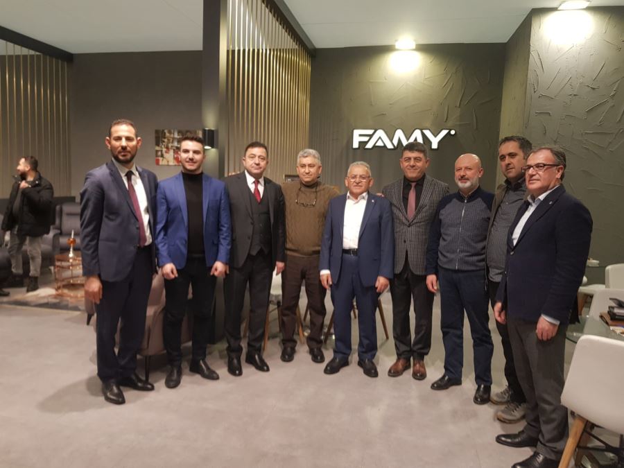 BÜYÜKKILIÇ, İSTANBUL MOBİLYA FUARI’NI ZİYARET ETTİ