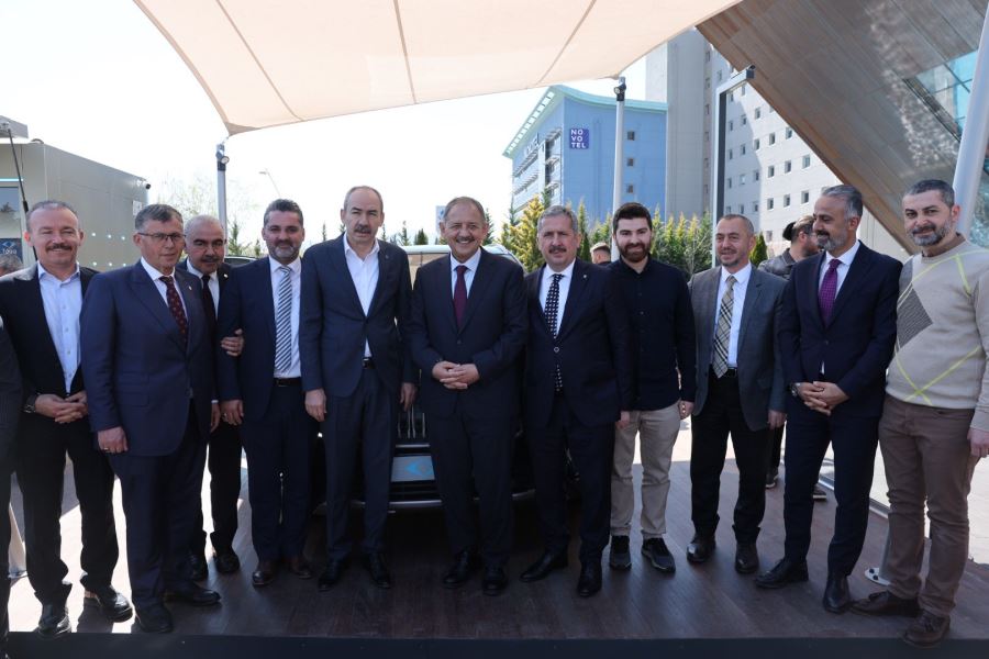 ÖZHASEKİ: MİLLETİN ÖNÜNE BAŞIM DİK ÇIKIYORUZ