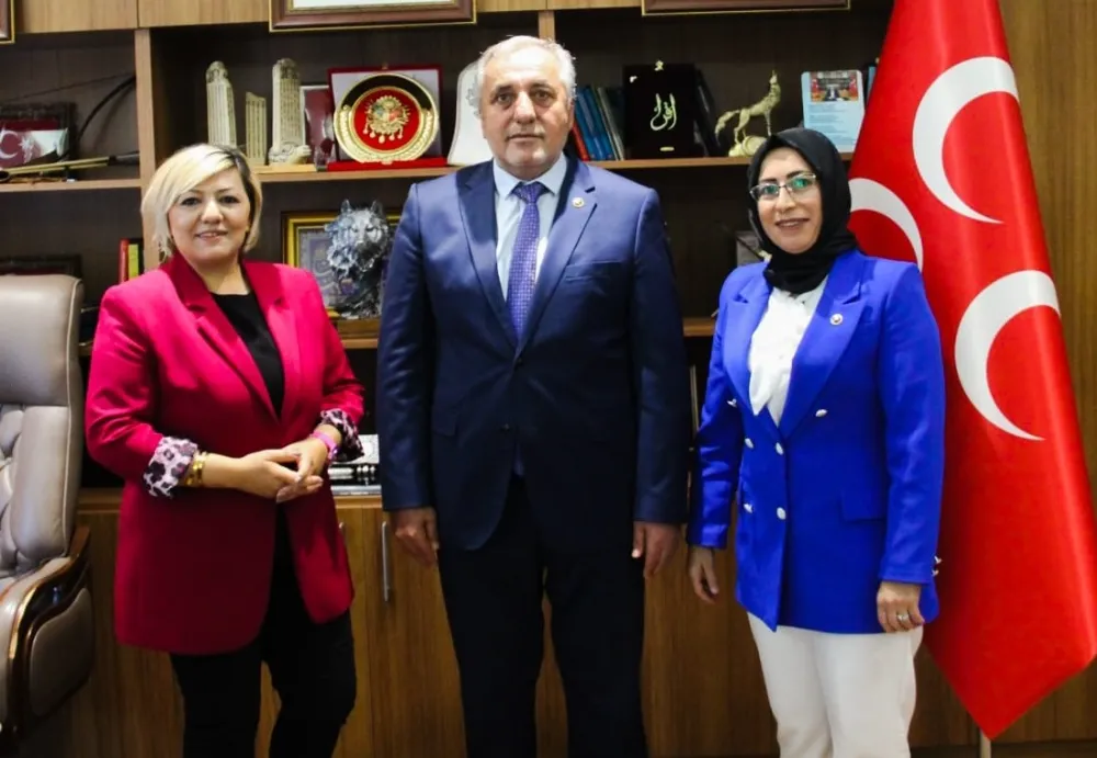 BAŞKAN DEMİREZEN'DEN BAŞKAN KALIN'A TEŞEKKÜR PLAKETİ