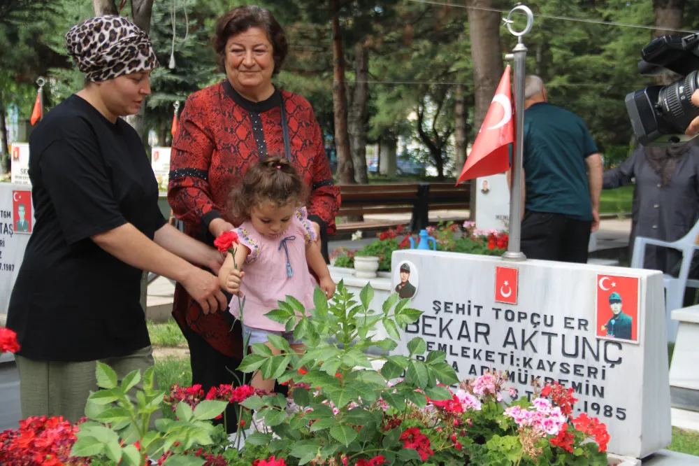 HER TÜRK'ÜN ASKER DOĞDUĞUNU DÜNYA'YA GÖSTERDI