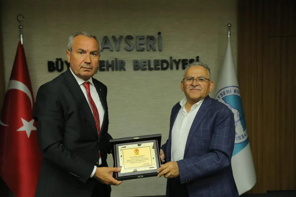 BAŞKAN BÜYÜKKILIÇ’A “TEŞEKKÜR” PLAKETİ