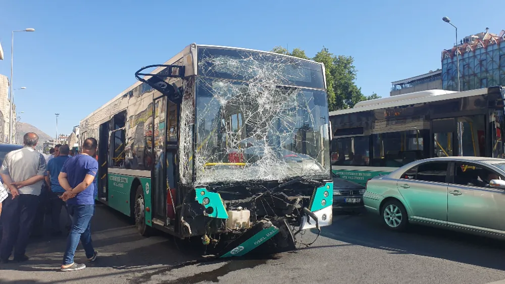 FRENİ PATLAYAN HALK OTOBÜSÜ DEHŞET SAÇTI
