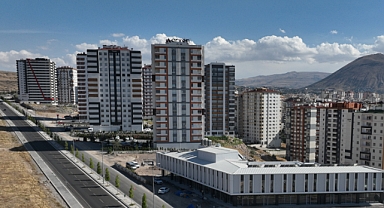 AÇILIŞ İÇİN GÜN SAYIYOR