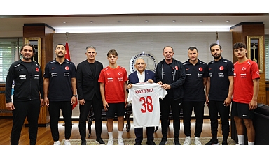 U-16 MİLLİ TAKIM OYUNCULARI BÜYÜKŞEHİR'DE