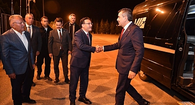 BAKAN TEKİN, TASARRUF TEDBİRLERİNE UYDU