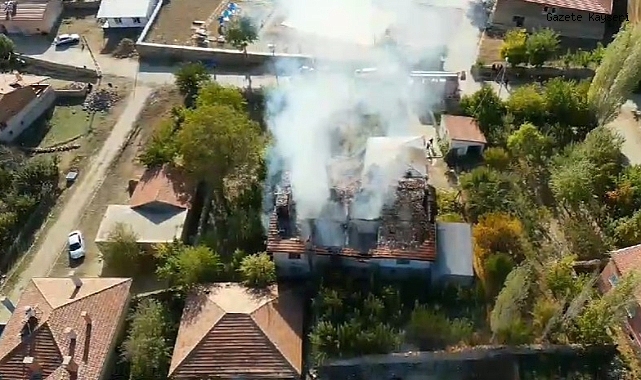 ÇIKAN YANGINDA EV KULLANILAMAZ HALE GELDİ!