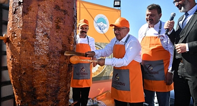 VATANDAŞLAR MİLLET BAHÇESİNE AKIN ETTİ