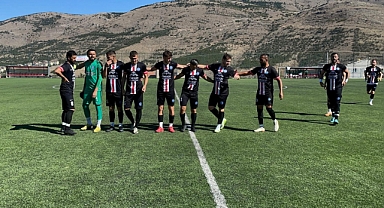 DEVELİGÜCÜ FK HEDEFTEN UZAKLAŞTI