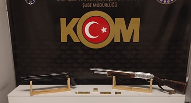 SİLAH KAÇAKÇILARI POLİSTEN KAÇAMADI