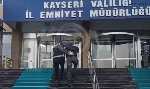 ARAÇTAN BAKIN NELER ÇIKTI!