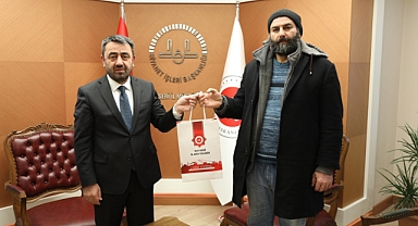 GÖNÜLLERİ FETHETTİ
