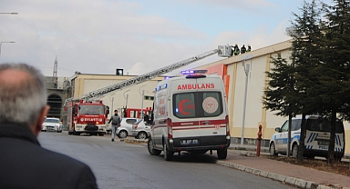 İŞYERİNDE ÇIKAN YANGIN SÖNDÜRÜLDÜ