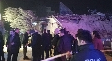 KONYA'DA 4 KATLI BİNA ÇÖKTÜ!