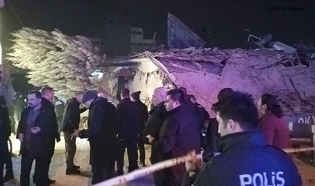 KONYA'DA 4 KATLI BİNA ÇÖKTÜ!