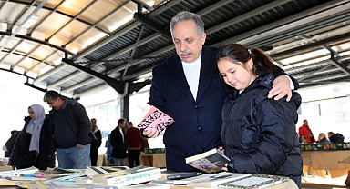 ANTİKACILAR RAMAZAN'DA PAZARDA BULUŞUYOR