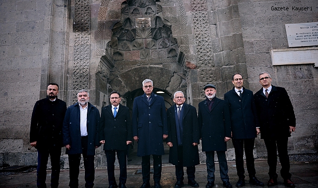 BAKAN MEMİŞOĞLU'NDAN TAM PUAN