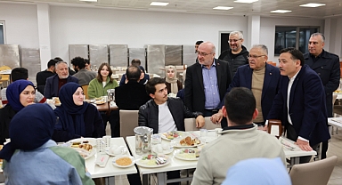 ÖĞRENCİLER İLE SAHUR YAPTILAR