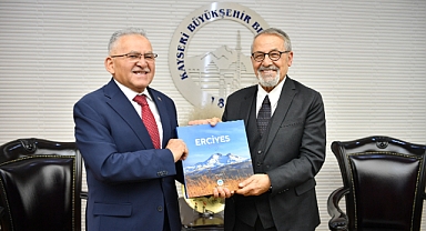 PROF. DR. NACİ GÖRÜR, BÜYÜKKILIÇ'I ZİYARET ETTİ