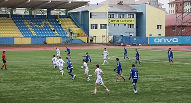ERCİYES 38 FK, AĞRI'DAN PUANLA DÖNDÜ