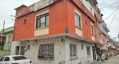 ÖLEN BEBEĞİNİ 10 GÜN EVDE SAKLADI!