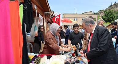 TALAS’TA BU PAZAR AYIN İLK ‘MAHARETLİ ELLER’İ