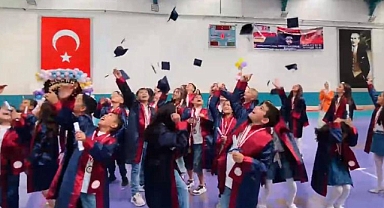 DEMİR KARAMANCI İLKOKULU'NDA MEZUNİYET ÇOŞKUSU