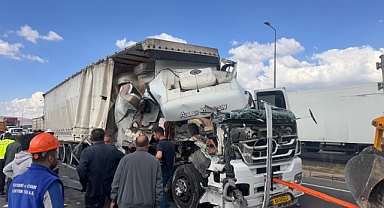 KAYSERİ'DE 3 ARAÇLI ZİNCİRLEME KAZA