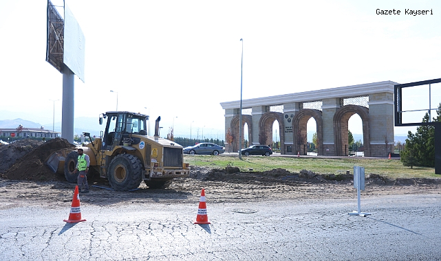 ERÜ KAVŞAĞI'NDAKİ ÇALIŞMA DEVAM EDİYOR