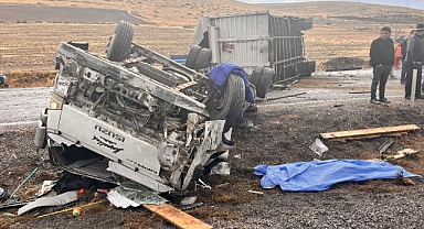 KAYSERİ'DE FECİ KAZA: ÖLÜ VE YARALILAR VAR