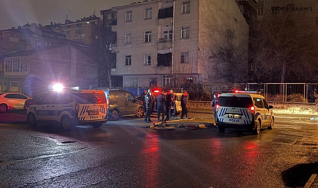 ADRES SORDUKTAN SONRA BIÇAKLADILAR: 1 YARALI