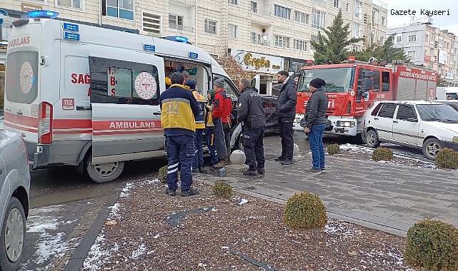 KURUYEMİŞÇİ DEPOSUNDA YANGIN