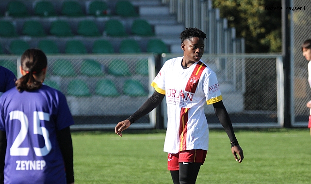 HEM ŞAMPİYON, HEM DE GOL KRALİÇESİ