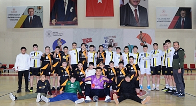 KULÜPLÜ KÜÇÜKLER, HENTBOL BİRİNCİLİĞİ BAŞLADI