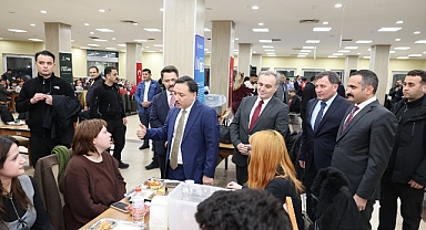 VALİ ÇİÇEK, ERÜ ÖĞRENCİLERİYLE İFTARDA