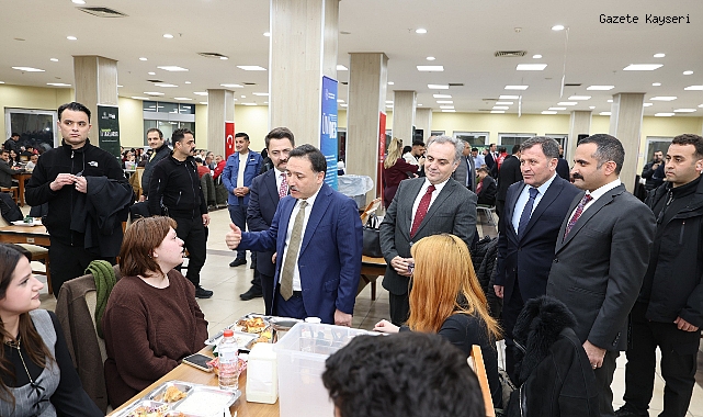 VALİ ÇİÇEK, ERÜ ÖĞRENCİLERİYLE İFTARDA