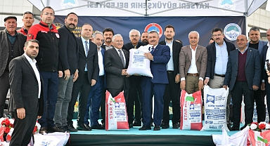 ÇİFTÇİYE 360 TON TOHUM DAĞITILDI