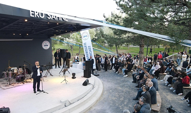 ERÜ SAHNE MUHTEŞEM KONSERLE AÇILDI
