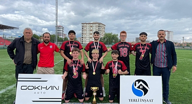 1966 TURANSPOR'A İKİ KUPA BİRDEN